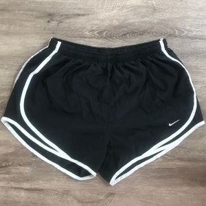 Nike Dry-Fit running shorts MEDIUM